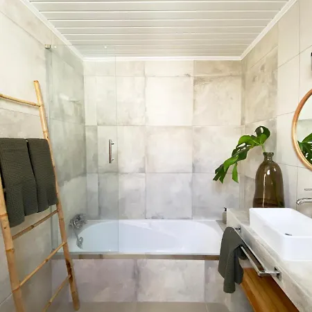 Vakantiehuis Coconuts - Heated Pool, Kids, Family & Friends Ponta Delgada